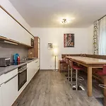 Easyapartments Riverside Apartman *