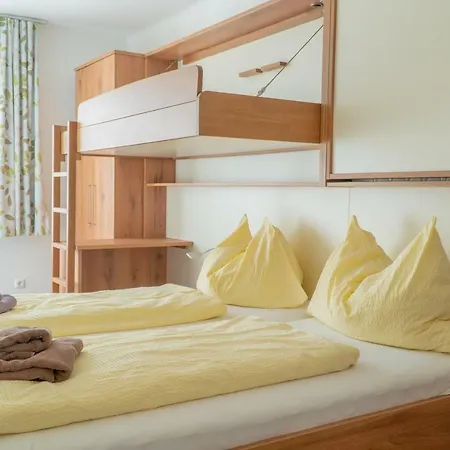 Easyapartments Riverside Apartman *